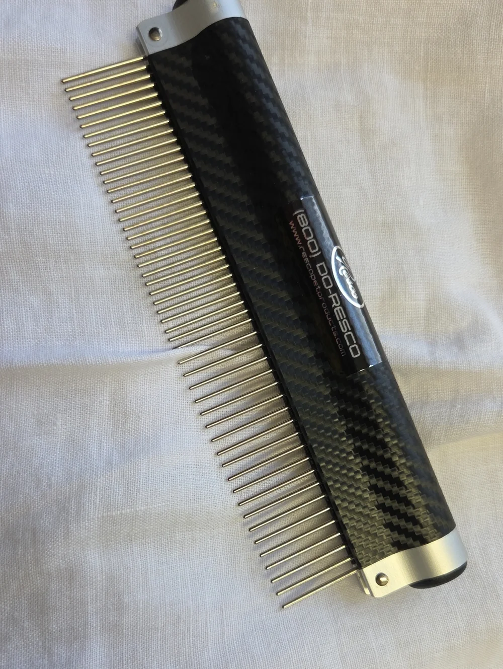 Resco Carbon Fiber Metal-Round Comb 1